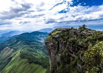 Trekking Pha Luông tự túc 2N1Đ: Chinh phục nóc nhà Mộc Châu, khám phá vẻ đẹp hoang sơ