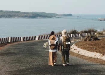 Tình Yêu Hoa Hướng Dương: Chàng Trai Nguyễn Đức Hòa Ở Đảo Phú Quý – Câu Chuyện Tình Yêu Đẹp Như Hoa