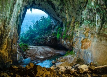 Hang Én Làn Quảng Bình: Mê hoặc mùa xuân, khám phá kỳ quan