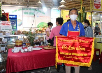 Bí mật 100 năm ẩn sau thương hiệu bánh Vĩnh Xương: Từ công thức gia truyền đến câu chuyện thành công.