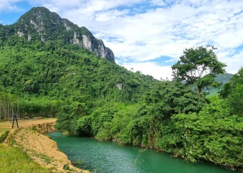 Phiêu Lưu Cắm Trại Quảng Bình: Khám Phá Blue Diamond Camp