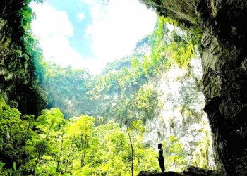 Hang Sơn Đoòng: Kỳ quan thiên nhiên hùng vĩ, hang động lớn nhất thế giới, nơi ẩn chứa vẻ đẹp huyền bí.