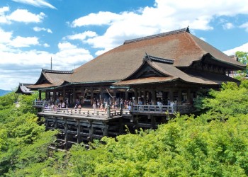 Kiyomizu-dera: Kiệt tác kiến trúc trường tồn theo thời gian, biểu tượng của Kyoto.