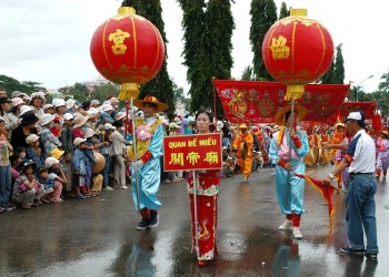 Lễ hội Nghinh Ông: Di sản văn hóa độc đáo của Phan Thiết, nét đẹp truyền thống thu hút du khách.