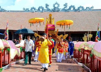 Lễ cúng Phước Biển Vĩnh Châu: Trải nghiệm nghi lễ độc đáo, cầu bình an cho ngư dân và du khách.