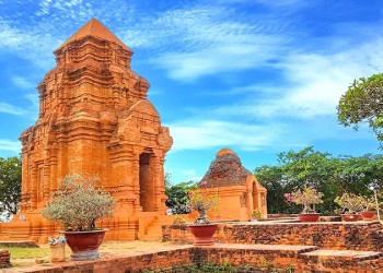 Khám phá 10 điểm du lịch hấp dẫn nhất Phan Thiết: Biển, nắng, và những trải nghiệm khó quên!