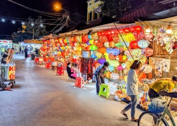 Chợ đêm Hội An: Nơi vui chơi rộn ràng giữa lòng phố cổ