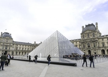 Khám phá Louvre: Hành trình nghệ thuật tại Paris