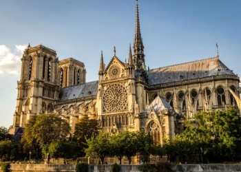 Nhà thờ Đức Bà Paris: Biểu tượng kiến trúc Gothic bên bờ sông Seine