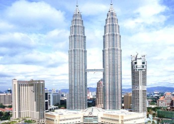 Tháp đôi Petronas: Biểu tượng tráng lệ của Kuala Lumpur