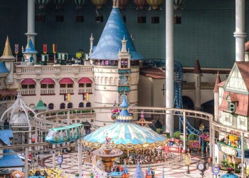 Lotte World: Thiên đường giải trí sôi động bậc nhất Hàn Quốc