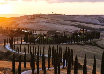 Tuscany: Hương hoa hồng nồng nàn, rượu vang thơm nồng, trải nghiệm tuyệt vời!