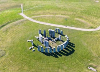 Bí ẩn Stonehenge: Vòng tròn đá cổ đại vẫn chưa có lời giải