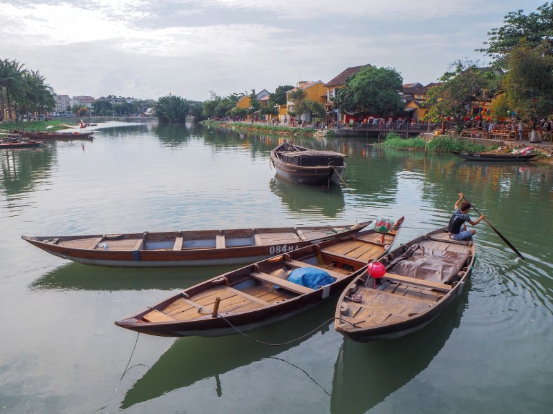 Sông Thu Bồn bình yên buổi sớm.