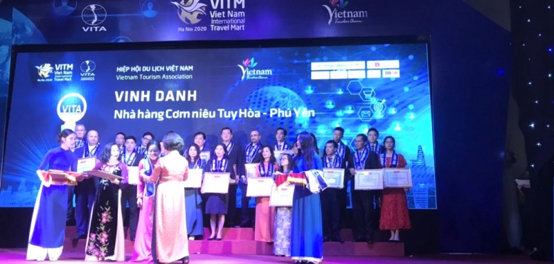 Cơm Niêu Tuy Hòa Phú Yên đoạt giải tại VITM Hà Nội 2020.