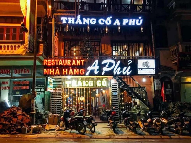 Nhà hàng A Phủ: Thắng cố ngon, cá suối nướng hấp dẫn.