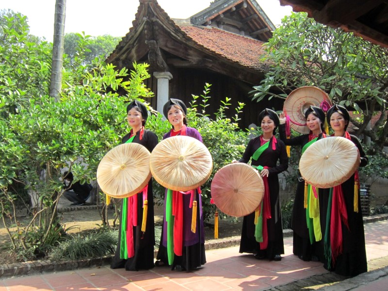 Hội Đức thánh Quý Minh Đại Vương sôi động.