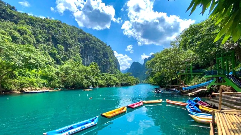 Khám phá Sông Chày Hang Tối Quảng Bình đẹp nhất vào những ngày nắng đẹp, nhớ xem dự báo thời tiết trước khi đi.