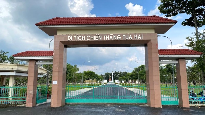 Tháp canh Tua Hai: Di tích chiến tranh chống Pháp và Mỹ.