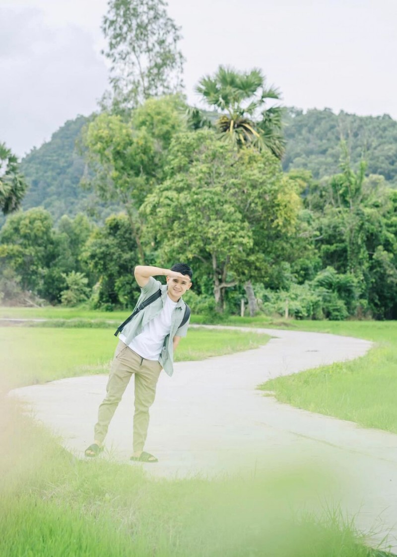 Hành trình khám phá An Giang của chàng trai Hung Anh được tô điểm bởi khung cảnh Thất Sơn Bảy Núi thanh bình, xanh mát, đậm chất miền quê.