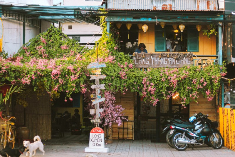 Lang Thang An Giang Cafe: Việt Nam xưa cũ, mộng mơ.