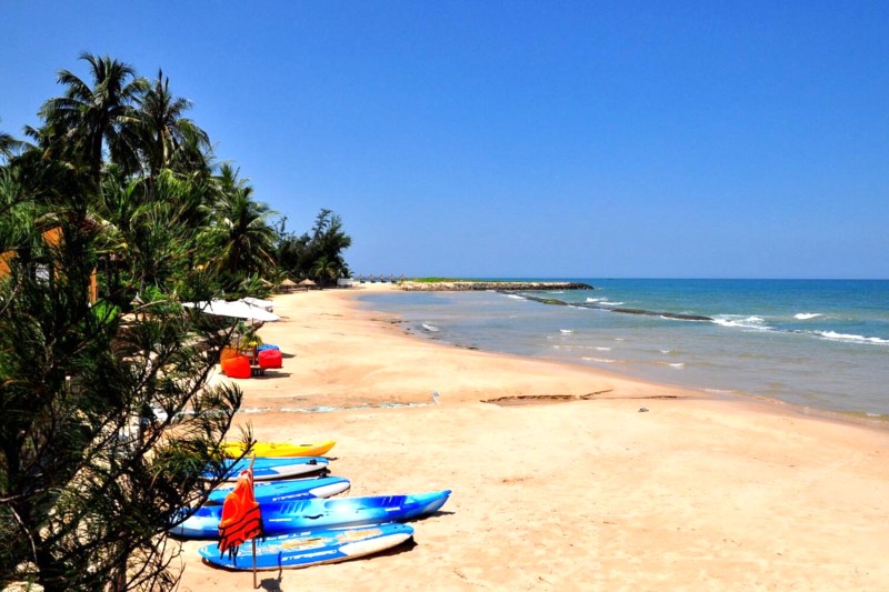 Bình Thuận mang đến trải nghiệm độc đáo theo từng mùa, từ nắng vàng rực rỡ đến gió biển mát lành.