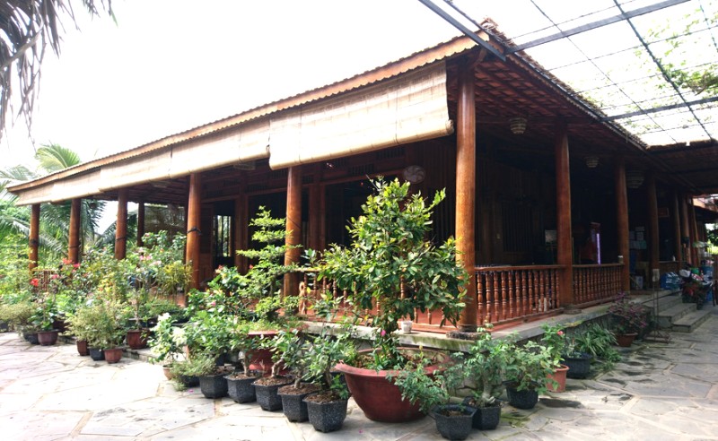 Ông Dương Văn Thưởng ở Vĩnh Long, nhà gọi là Coco Home.