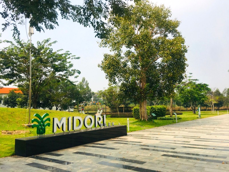 Nằm giữa lòng Bình Dương, Midori Park là công viên xanh với kiến trúc Nhật Bản tinh tế, tọa lạc trong khu đô thị vườn rộng 60ha.