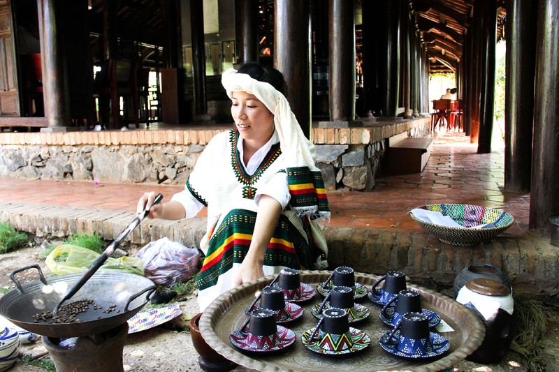 Sân khấu Làng cà phê Trung Nguyên: Nơi vui nhộn!