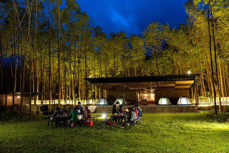 BBQ sôi động, khoảnh khắc đáng nhớ tại Blue Diamond Camp, Quảng Bình.