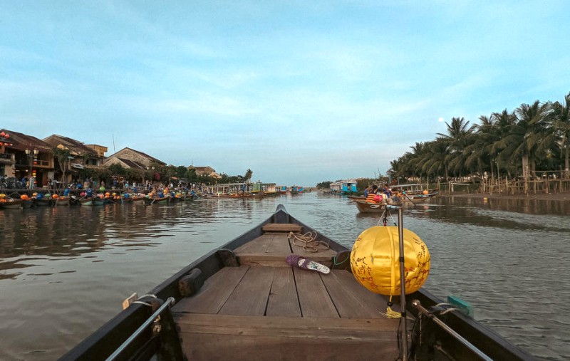 Khám phá Hội An xinh đẹp trên thuyền!