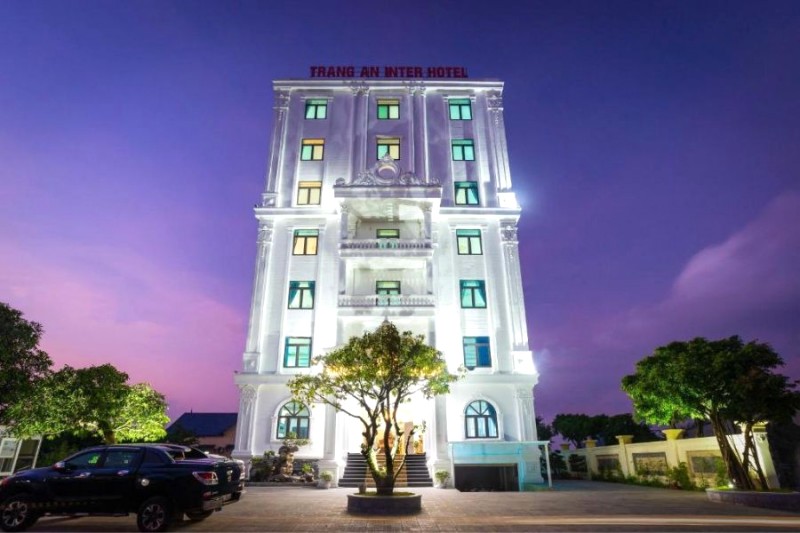 Trang An International Hotel: Vẻ đẹp từ bên ngoài, giá cả phải chăng.