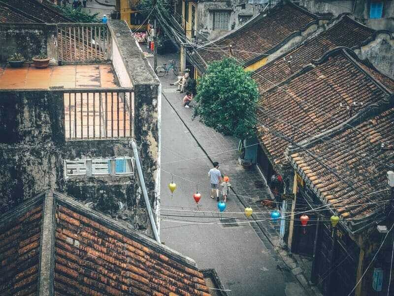 Từ trên cao, Hội An hiện lên với nét đẹp thanh tao, mái ngói cổ kính nhuốm màu thời gian.