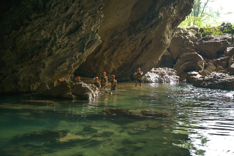 Hang Trạ Ang: Điểm đến lý tưởng cho những ai yêu trekking và mạo hiểm.