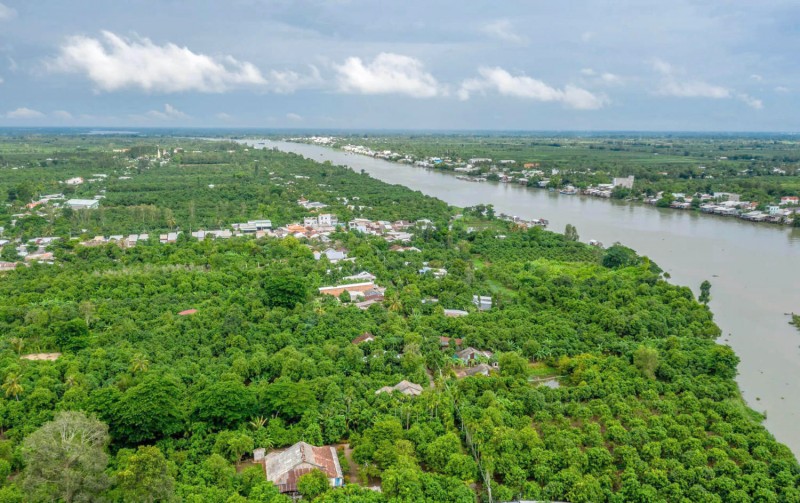 Di chuyển đến đây dễ dàng với nhiều phương tiện, quãng đường 182km.