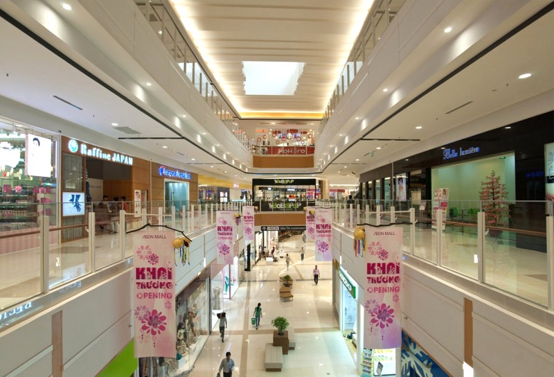 Chỉ sau 2 giờ di chuyển, bạn sẽ đến Aeon Mall Bình Dương, một trung tâm thương mại sầm uất và rộng lớn.