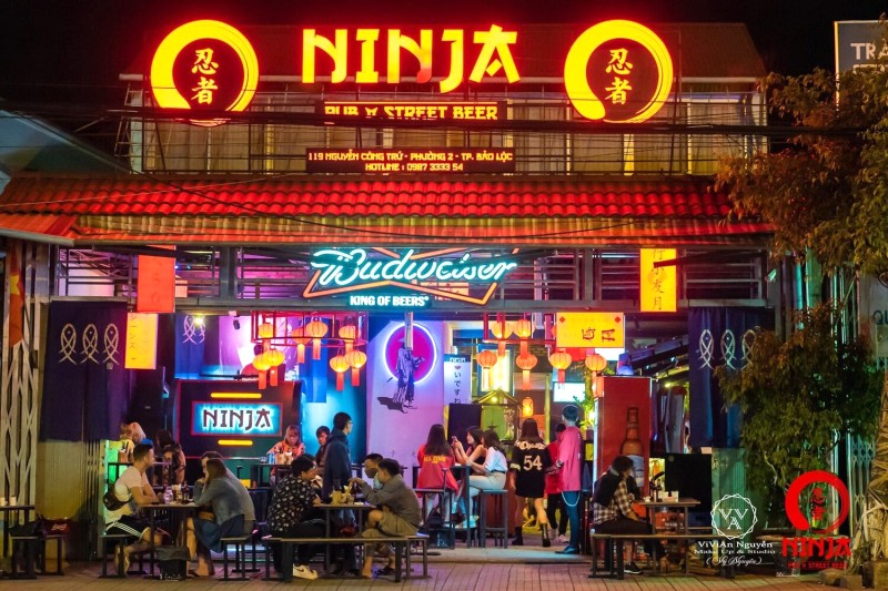 Ninja Pub StreetBeer: Không gian Nhật Bản, ngoài trời ấn tượng.