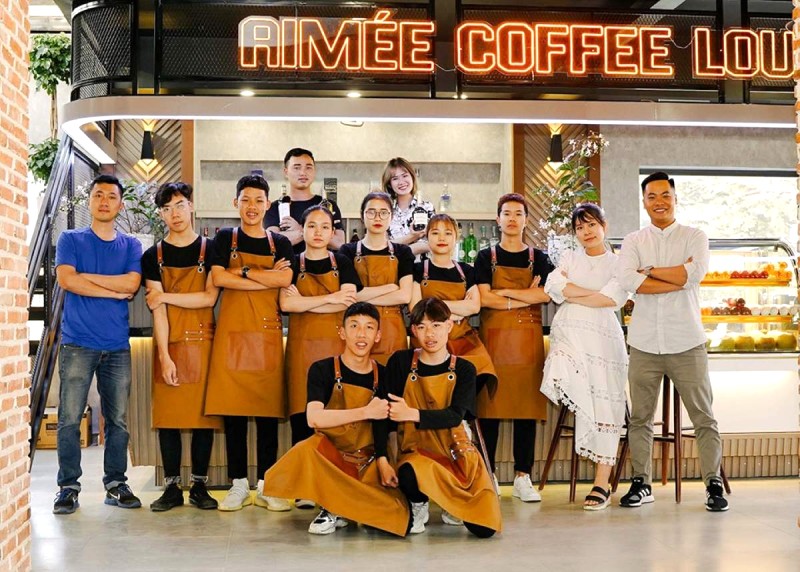 Aimée Coffee: Dịch vụ tuyệt vời với đội ngũ chuyên nghiệp.