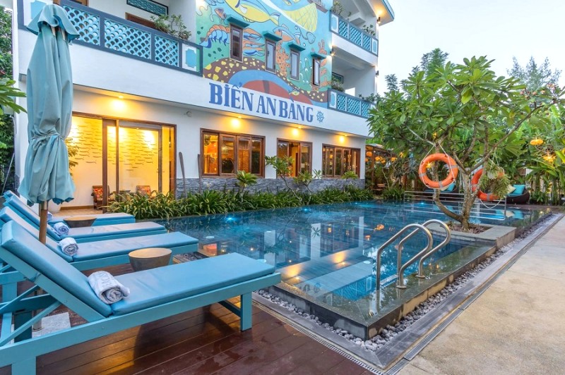 Beachside Boutique Resort: Nơi nghỉ dưỡng hòa mình với thiên nhiên.