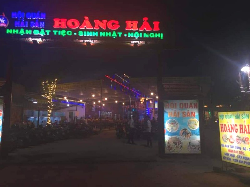 Hội quán Hoàng Hải, điểm hẹn hải sản nổi tiếng ở Đồng Xoài, thu hút thực khách gần xa vào cuối tuần.