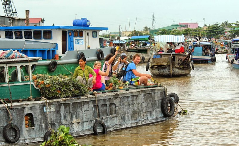 Chợ nổi Trà Ôn: Dạo thuyền, ảnh Tắc Chiến.