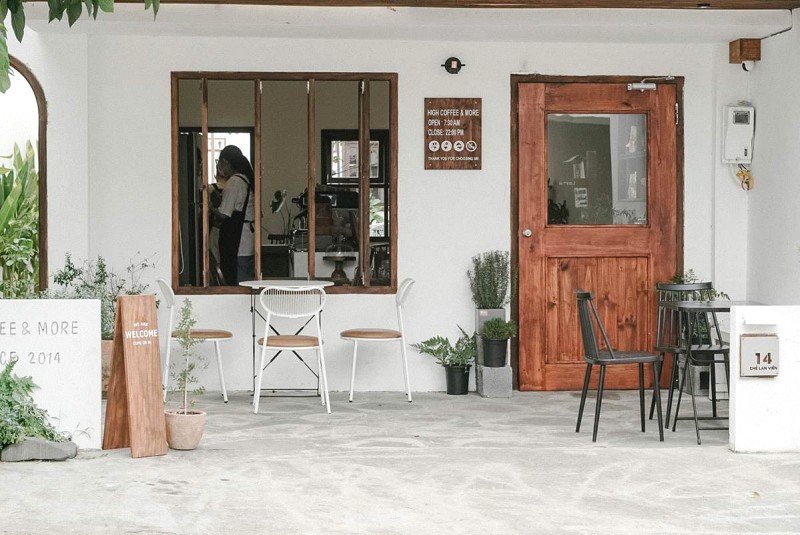 High Cafe: Phong cách tối giản, bắt mắt, nổi tiếng ở DakLak.