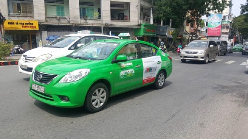 Taxi là phương tiện di chuyển tiện lợi cho du khách khám phá Vĩnh Long.