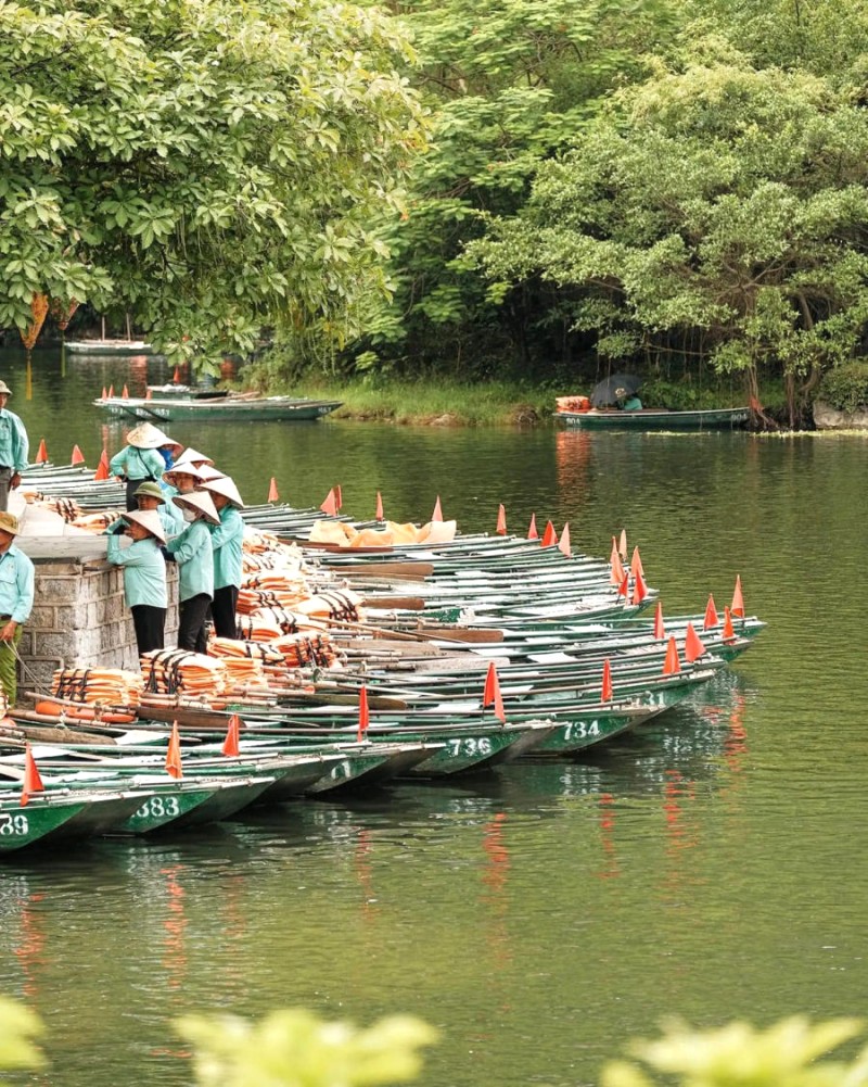 Khung cảnh thơ mộng, hữu tình, quyến rũ lòng người.