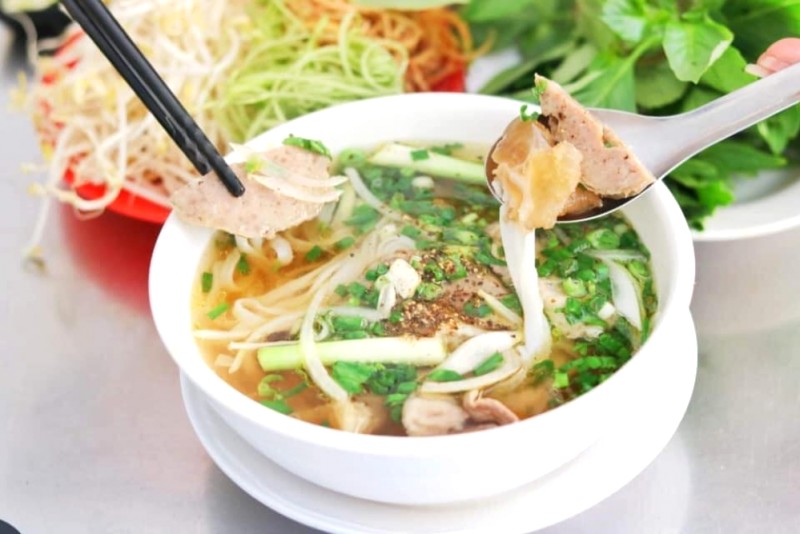 Phở thơm, nóng, sợi mềm, ngon khó cưỡng.