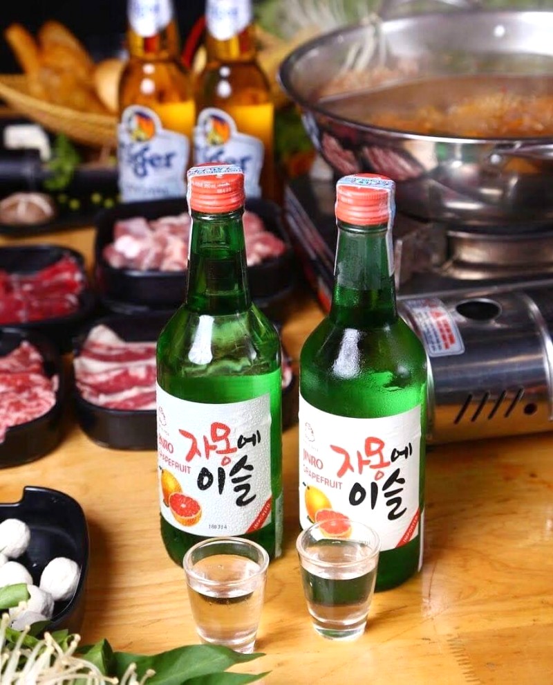 Mưa rơi, mì cay Seoul Bình Phước, ly Soju nồng ấm, tuyệt vời!