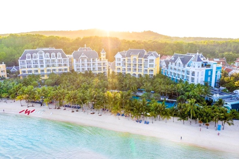 JW Marriott Phu Quoc Emerald Bay: Biệt thự châu Âu cổ điển bên bờ biển.