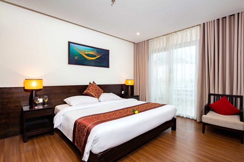 Phòng Edele Hotel: Sang trọng, ấm cúng như cung điện.