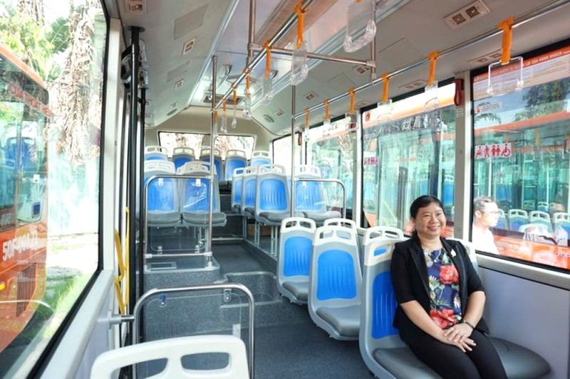 Khám phá thành phố sông nước với xe bus công cộng: rẻ, an toàn và tiện lợi!