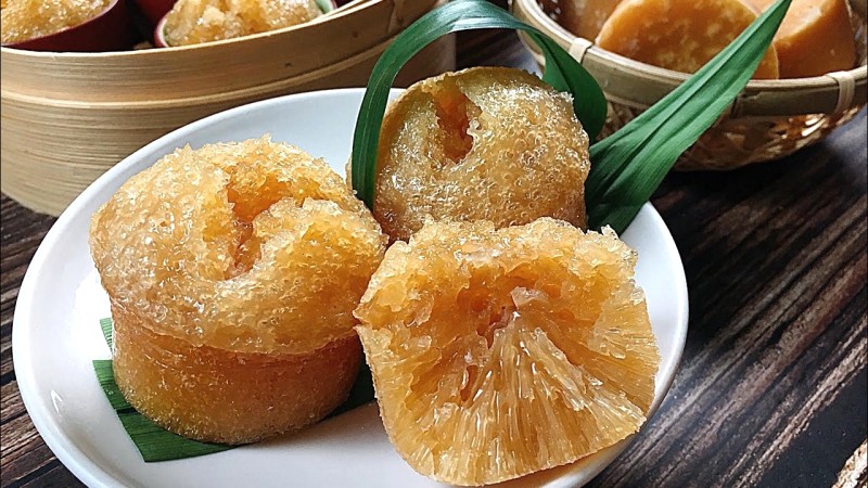 Bánh bò vàng óng, ngọt thanh, béo ngậy.